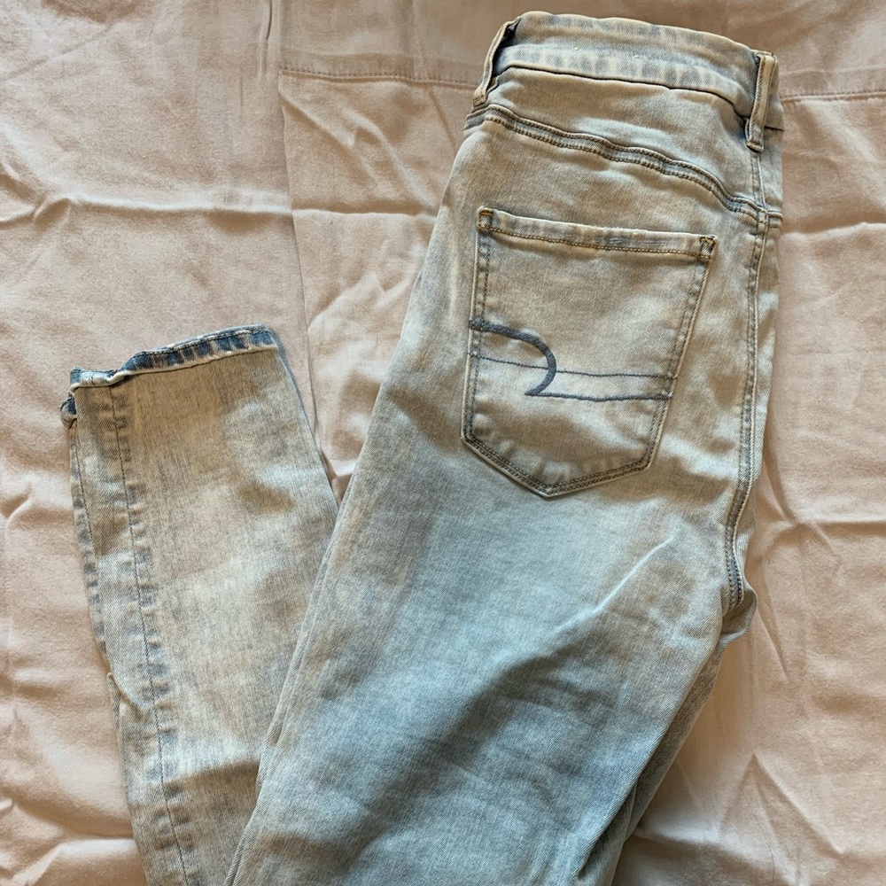 American Eagle High-Waisted Jeans